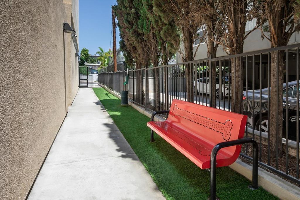 One Bedroom Gem In Weho Los Angeles Extérieur photo